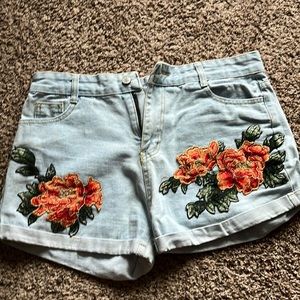 Embroidered jean shorts | size JR XL